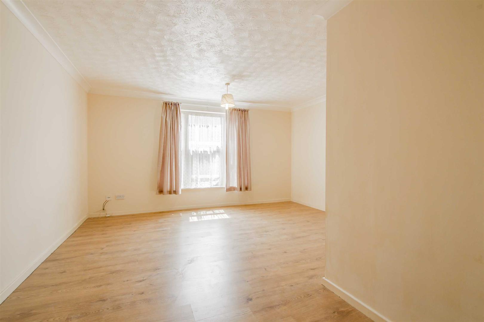 North Row, Milton Keynes